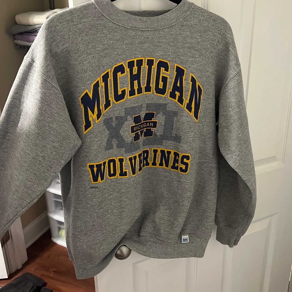 University of Michigan crew neck sweatshirt